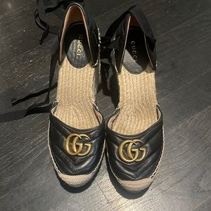 Gucci Leather platform espadrille . Worn twice .